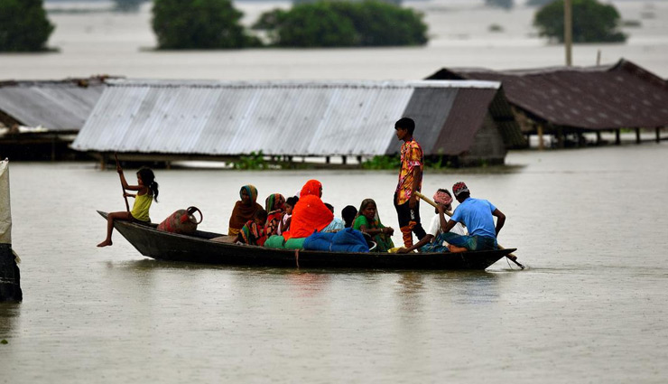 असम बाढ़ संकटः अब तक 122 लोगों की मौत, कछार जिले का सिलचर शहर 6ठे दिन भी रहा जलमग्न 