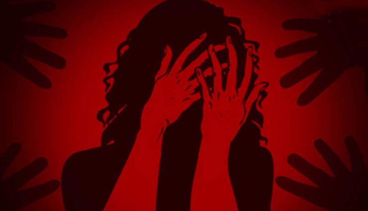 इंदौर : साथी छात्रों ने पिकनिक पर छात्रा को कोल्ड ड्रिंक में नशीला पदार्थ मिलाकर बारी-बारी से किया दुष्कर्म 