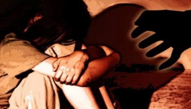 उत्तरप्रदेश : सातवीं की छात्रा ने लगाए इंचार्ज प्रधानाध्यापक पर अश्लीलता के आरोप, खंड शिक्षा अधिकारी ने की जांच