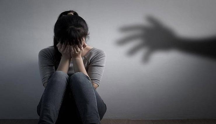 उत्तरप्रदेश : जब रक्षक ही भक्षक तो कैसे सुरक्षित रहेगी लड़कियां! पिता पर लगे बेटी से यौन शोषण के आरोप, मां भी सहभागी