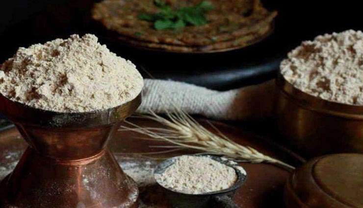 आटे के ये आसान उपाय दुर्भाग्य दूर कर नए साल में लाएंगे सौभाग्य, जरूर आजमाए