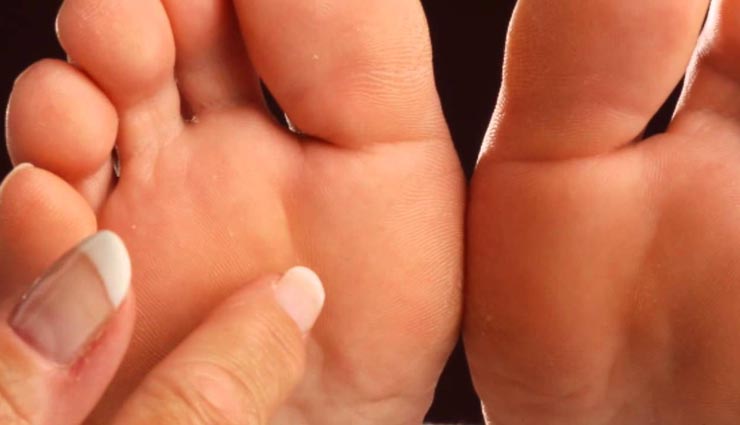 future,future according to foot lines,future prediction