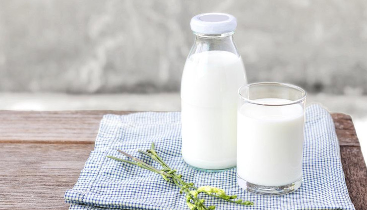 गुणों से भरपूर दूध से भी किये जाते है टोटके, जानें किस तरह दूर करता है यह आपकी परेशानी 