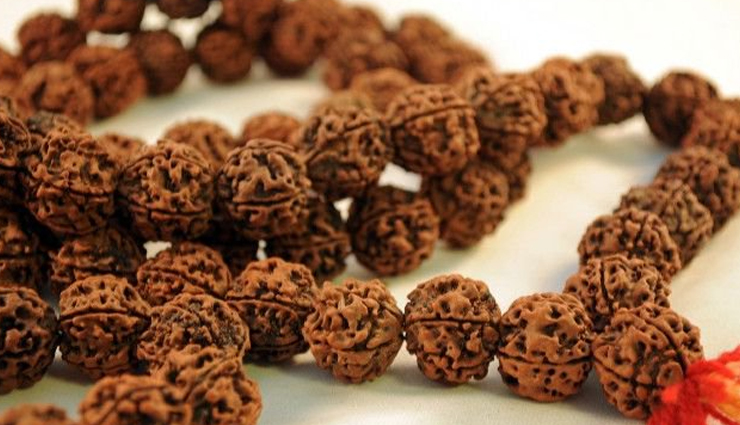 रुद्राक्ष को धारण करने में ये गलतियां ना करें, वरना प्रभाव हो सकता है उल्टा