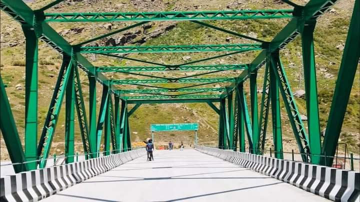 kullu local,himachal pradesh,kullu,manali,atal tunnel company officers honoured,news,national news kullu himachal pradesh  hindi news