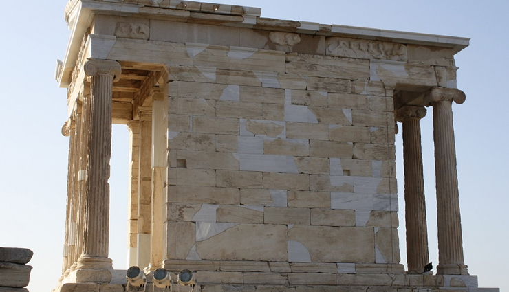 historical tourist spots in athens,greece,places to visit in athens,temple of hephaestus,parthenon,temple of athena nike,the erechtheion,kerameikos cemetery,agios georgios church,lycabettus hill,first cemetery of athens