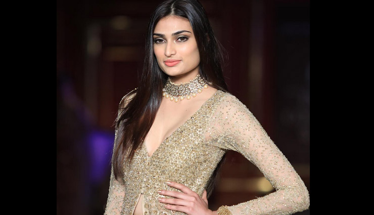 ICW 2017 : श्यामल, भूमिका के लिए अथिया ने किया रैंप वॉक athiya shetty,indian couture week 2017,fashion news in hindi