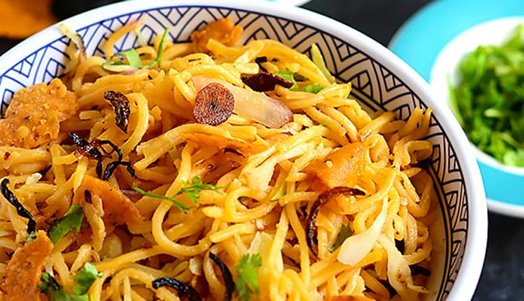 atho recipe,spicy street food delight,flavorful atho dish,yangon street food recipe,quick and easy atho,delicious rice noodle recipe,tangy vegetable and noodle dish,myanmar-inspired street food,asian street food recipe,exotic flavors of atho