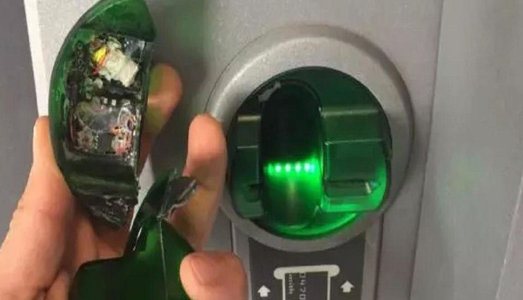 माचिस की तीली के जरिए लगा रहे है लोगों को चुना, रहे सावधान atm fraud,match stick,atm,atm machine,fraud