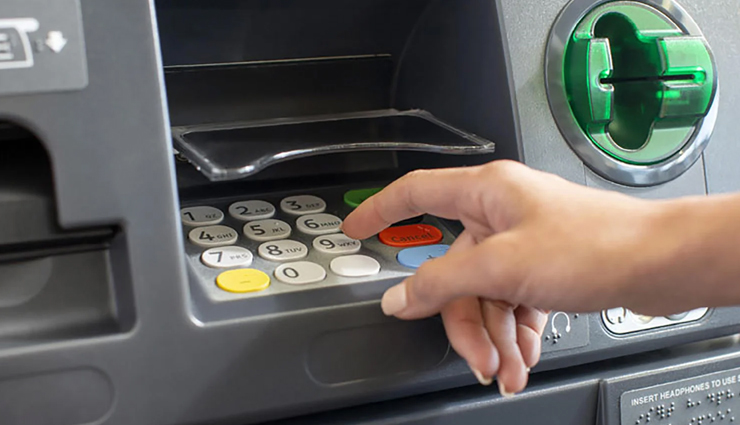 4 अंकों वाला ATM पिन पहले होता था 6 अंकों का, जानें इस बदलाव से जुड़ी दिलचस्प जानकारी