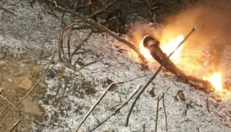 राजस्थान : चित्तौड़गढ़ में युवक ने पेट्रोल छिड़ककर खुद को लगाई आग, मौके पर खड़ी बाइक से हुई पहचान