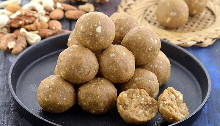 Recipe- Healthy for Winters Atte ke Ladoo