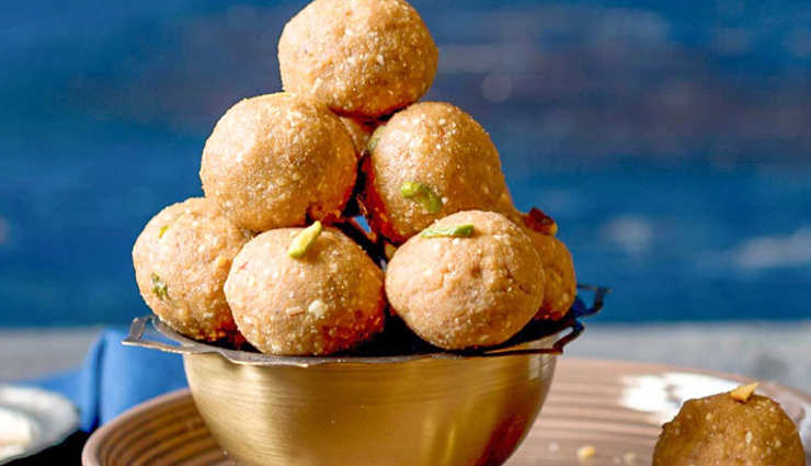 healthy for winters atte ke ladoo,food,easy recipe