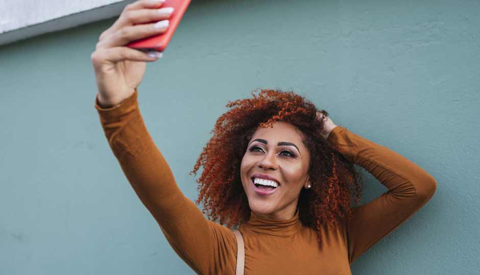 8 Clear Signs She Only Wants Attention form You