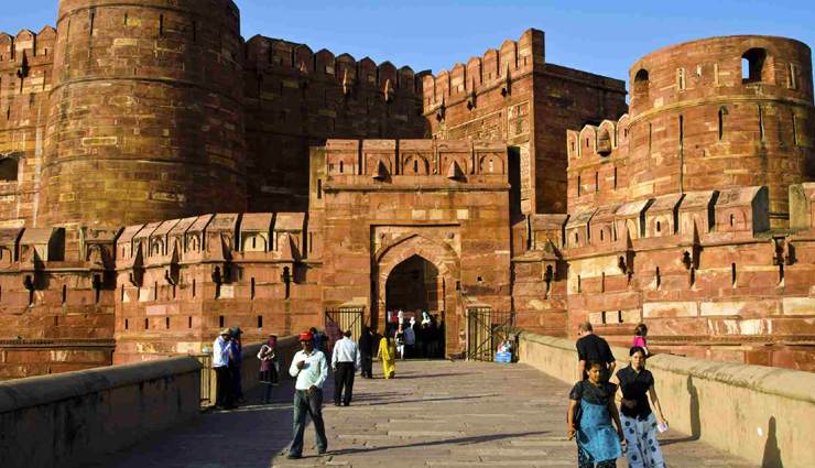 attractions of agra,places to visit in agra,agra tourism,taj mahal,tombs in agra