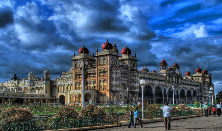 mysore,attractions in mysore,chamundeshwari temple,ranganathaswamy temple,mysore palace,lalitha mahal,jayalakshmi vilas mansion