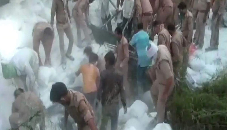 migrant labour,lockdown,auraiya me majdooron ki maut,auraiya accident photo,coronavirus,lockdown,news,news in hindi
