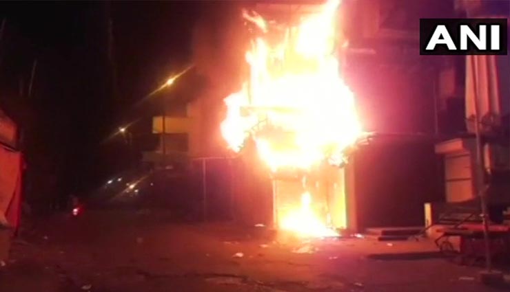 महाराष्ट्र: पानी पर 2 समुदायों की झड़प में झुलसा औरंगाबाद, दो की मौत, 50 गाड़ियां फूंकी 