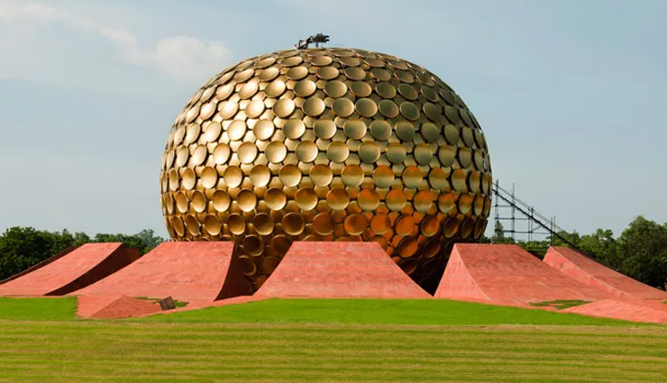 ashram for meditaion,travel.holidays