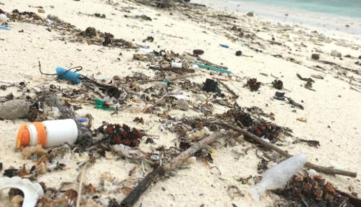 ऑस्ट्रेलिया : घूमने गए लोगों ने द्वीप को बनाया कबाड़, 10 लाख जूते और 3.7 लाख टूथब्रथ मिले australia,journal scientific reports,cocos keeling islands,plastic,debris,weird story