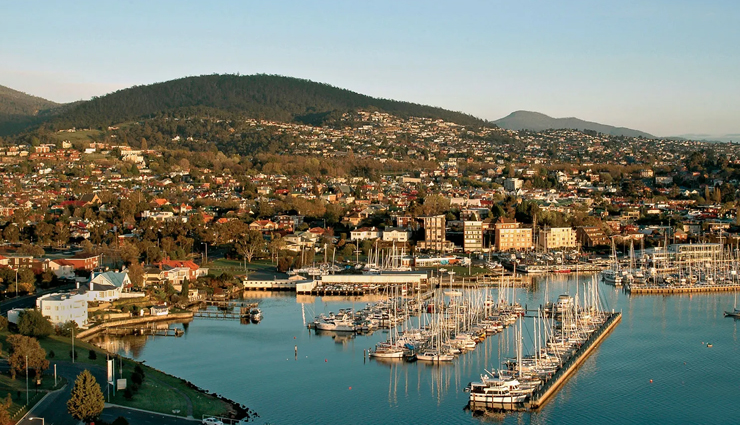 australia,famous places in australia,tourist attraction in australia,sydney,cairns and port douglas,hobart,melbourne,adelaide