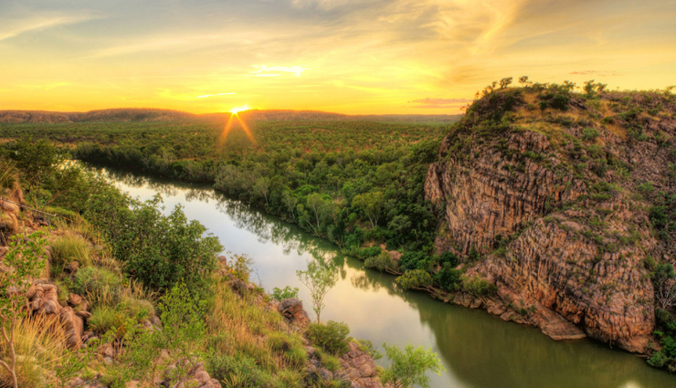 australia,tourist attraction in australia,sydney,exmouth,perth,darwin,uluru,melbourne