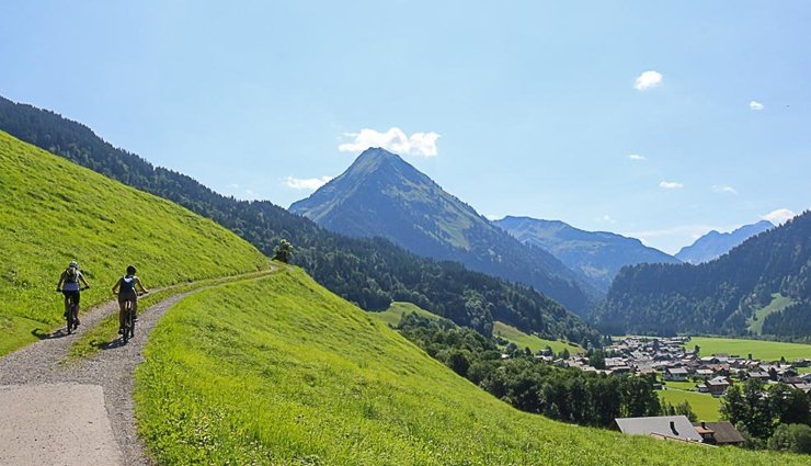 adventure sports in austria,austria,must try adventure sports,mountain climbing,kayaking & canoeing,rafting on the salzach,canyoning,hike at schmittenhöhe