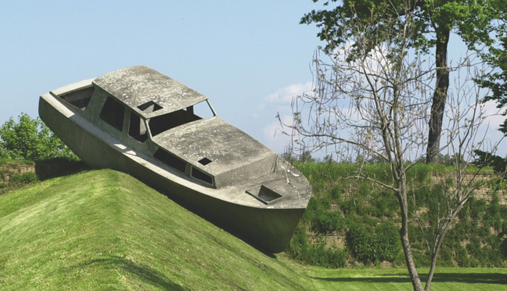 austria,places to visit in austria,tourist spots in austria,salzburg old town,vineyards outside vienna,lake attersee,ars electronica center,the mountains of innsbruck,osterreichischer skulpturenpark,rogner bad blumau,lentos kunstmuseum,belvedere palace,wachau