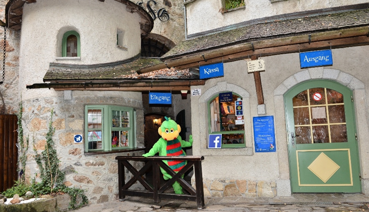 austria,unusual places to visit in austria,places to explore in austria,tourist attraction in austria,swarovski kristallwelten,starkenberger beer pools,narrenturm,globe museum,republic of kugelmugel,linzer grottenbahn