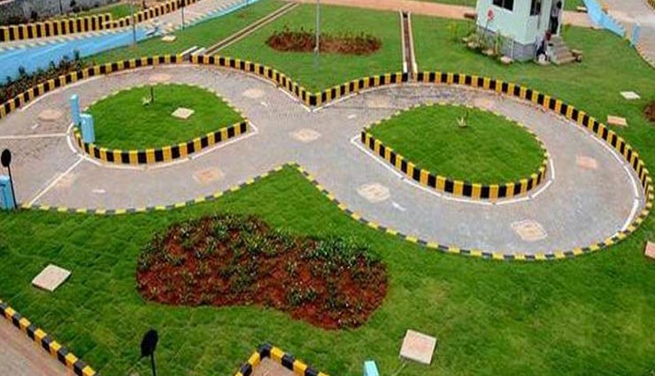 जयपुर : मजाक बना ऑटोमेटेड ड्राइविंग ट्रैक, बिना हेलमेट ट्रायल देने पर भी लड़की पास