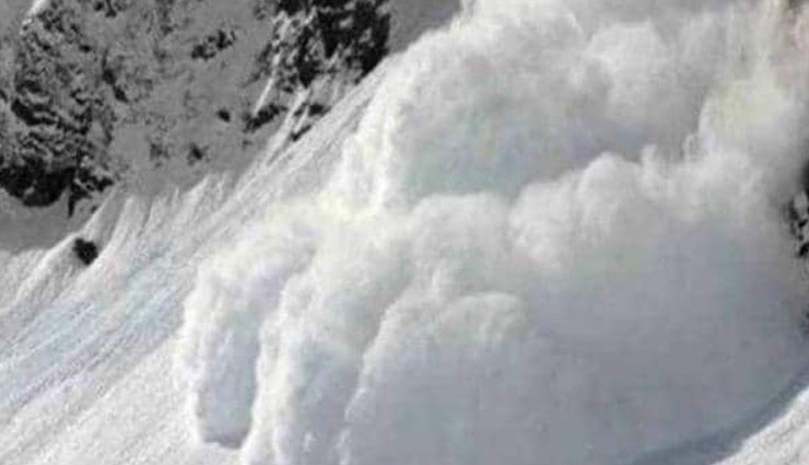 जम्मू-कश्मीरः बर्फीले तूफान की चपेट में आने से 3 जवान शहीद