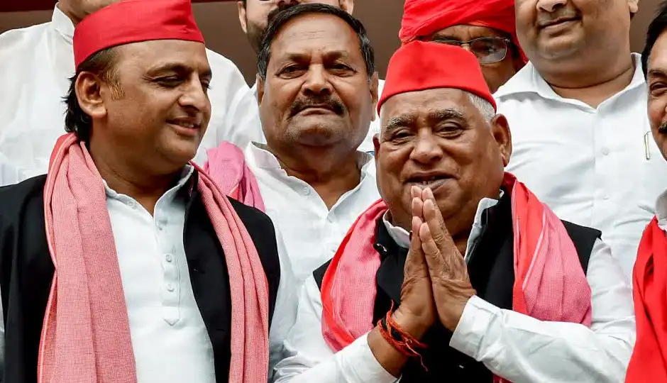 'राम मंदिर चढ़ावा' विवाद पर सियासत तेज, अवधेश प्रसाद ने सुप्रीम कोर्ट की निगरानी में जांच की उठाई मांग; अखिलेश यादव का बीजेपी पर तंज