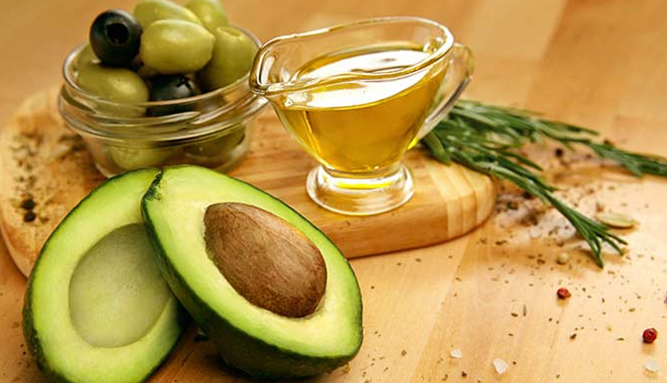 Check Out How You Can Make Avocado and Oats Pack-Scrub All By Yourself