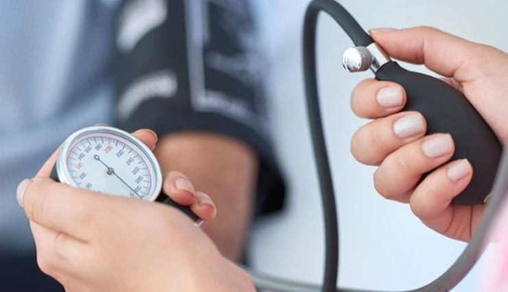 health benefits of avocado oil,avocado oil for skin,avocado oil for hair,avocado oil for heart health,avocado oil nutrition,uses of avocado oil,avocado oil for weight loss,avocado oil for cooking,avocado oil vs olive oil,avocado oil for inflammation,avocado oil benefits for digestion,avocado oil for brain health,best oil for skincare,natural oils for health,avocado oil antioxidants