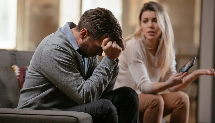 long-distance relationship tips,staying connected during self-isolation,relationship advice for couples apart,maintaining emotional intimacy,long-distance love tips,keeping relationship strong,partner connection ideas,couple communication during distance,relationship health tips,ways to stay close while apart