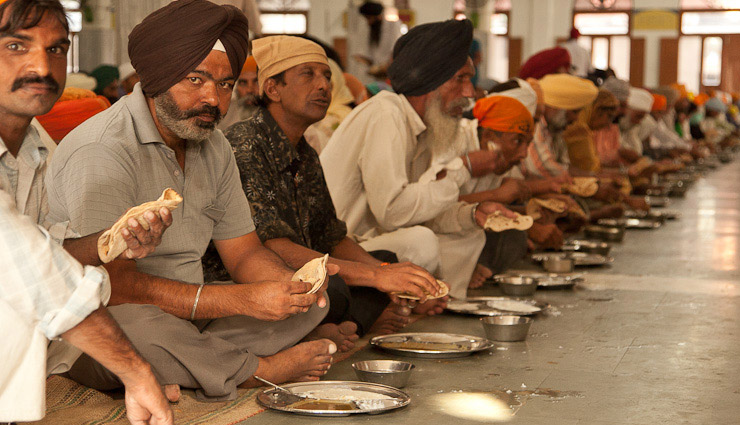 avoid having food at these people house,avoid food,astrology tips in hindi