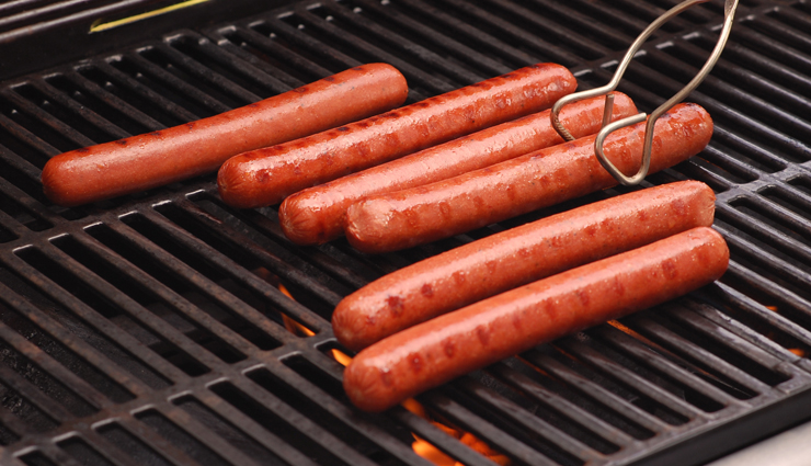 arthritis,food to avoid in arthritis,food that causes arthritis,Health tips,fitness tips,sausages and hotdogs,white rice,pre-packaged baked goodies,pretzels,ice cream,margarine and butter