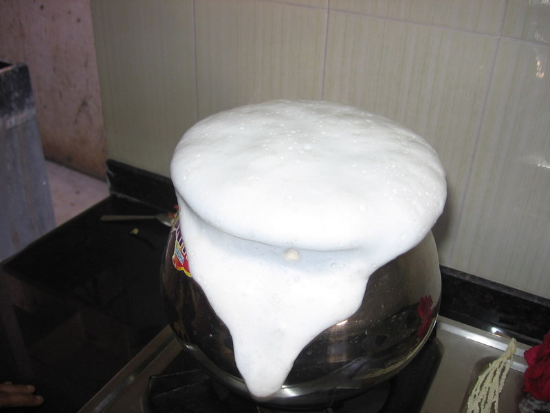 over boiling of milk,tips to avoid over boiling,kitchen tips,cooking tips