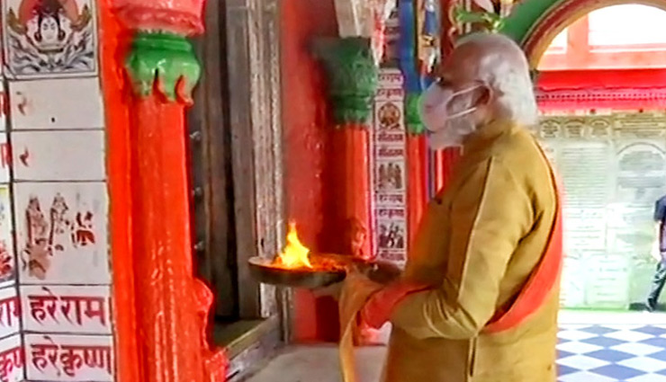 29 साल बाद अयोध्या में PM मोदी, हनुमानगढ़ी मंदिर में की पूजा