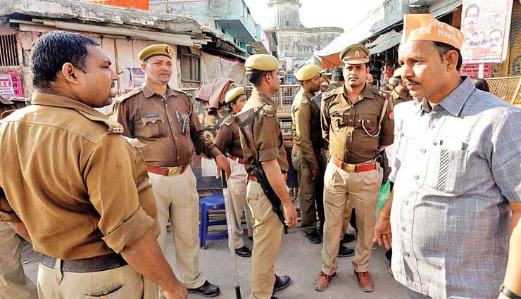 अयोध्या: धर्मसभा में साधु के भेष में घुस सकते हैं आतंकी, कड़ी की गई सुरक्षा