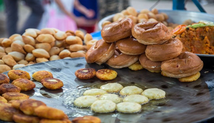 ayodhya street food,best street food in ayodhya,ayodhya famous food,must-try street food ayodhya,local food in ayodhya,ayodhya street food guide,traditional food in ayodhya,popular dishes in ayodhya,ayodhya food specialities,where to eat in ayodhya