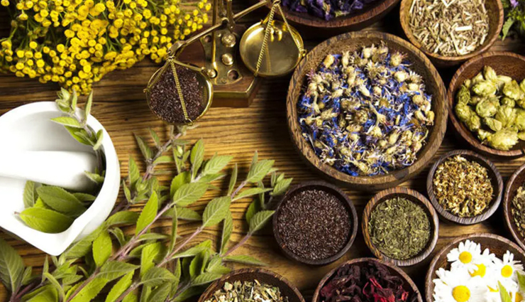 5 Ayurvedic Powders You Must Eat Regularly To Stay Healthy