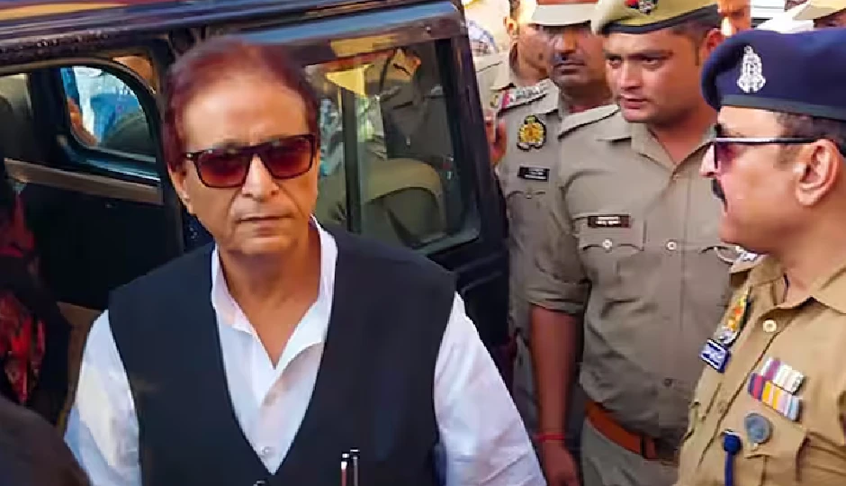 23 महीने बाद आज़ाद हुए आज़म खान, समर्थकों ने गर्मजोशी से किया स्वागत, रामपुर रवाना