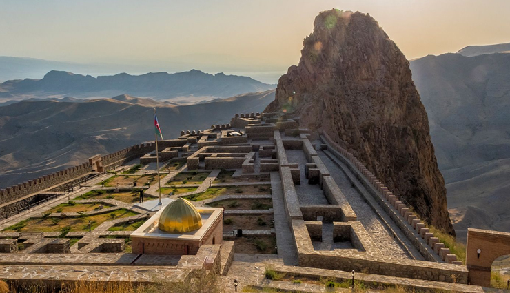 azerbaijan tourism,baku travel,land of fire,azerbaijan culture,caspian sea,caucasus mountains,mud volcanoes,azerbaijani food,plov,dolma,silk road,eastern europe travel,western asia destination,azerbaijani hospitality