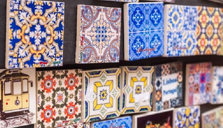 11 things to buy in goa,best souvenirs from goa,must-buy items in goa,shopping in goa,goan cashew nuts,goan feni,port wine from goa,spices from goa,funky t-shirts in goa,beachwear in goa,goan music cds,azulejos tiles from goa,coconut crafts,seashell decor from goa,flea markets in goa