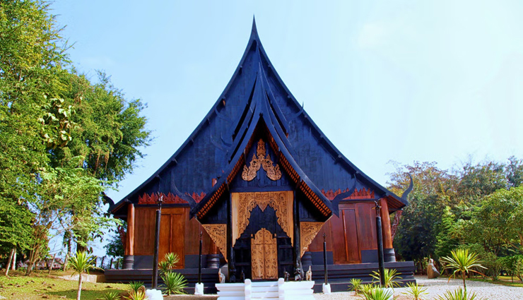 chiang rai tourist attractions,places to visit in chiang rai,top sights chiang rai thailand,chiang rai travel guide,must-see in chiang rai