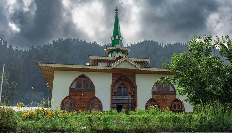 gulmarg tourism attractions,top things to do in gulmarg,best places to visit in gulmarg,gulmarg sightseeing guide,scenic spots in gulmarg,gulmarg travel tips,must-see attractions in gulmarg,gulmarg tourist destinations,things to see in gulmarg,gulmarg adventure activities