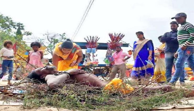 ये हैं कांटे वाले बाबा, इनकी भक्ति देख लोगो के झुक जातें है सर, देखे तस्वीरें 