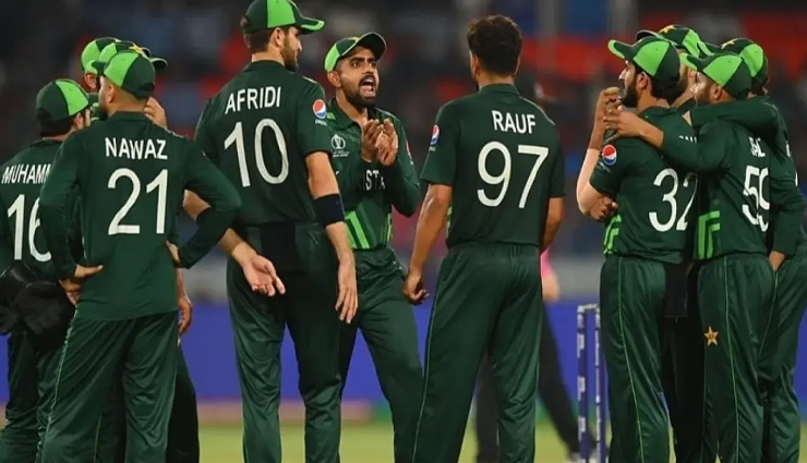 World Cup 2023: बिना वेतन के खेल रहे हैं पाकिस्तान के खिलाड़ी, बाबर आजम को नहीं मिल रहे मैसेज के जवाब