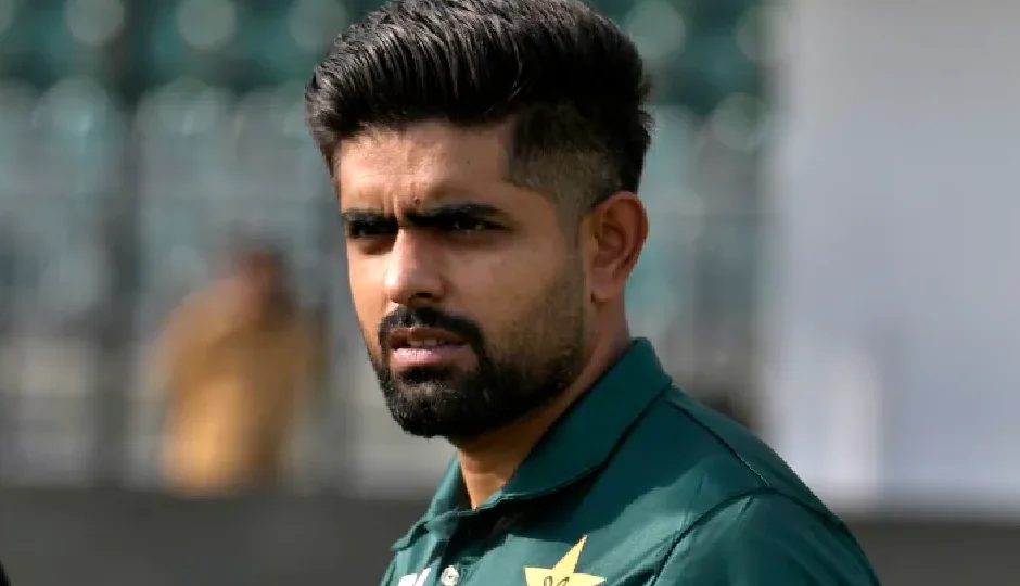 पाकिस्तान क्रिकेट में घमासान, दो खिलाड़ियों की छुट्टी, बाबर आजम पर भी मंडराया खतरा